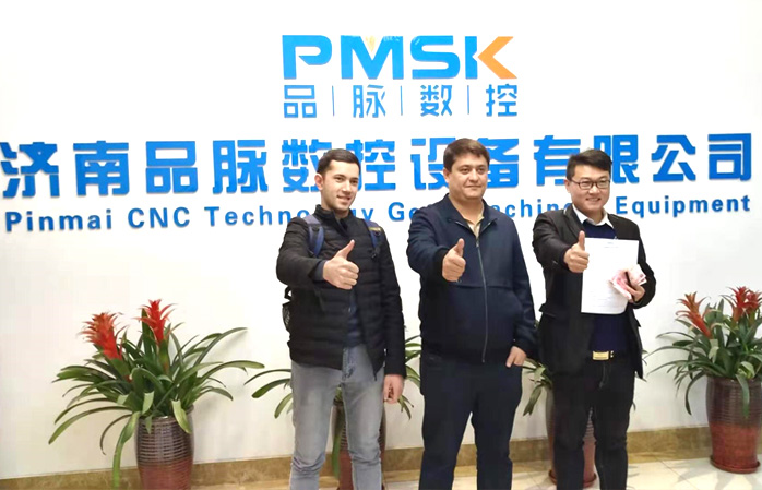 烏茲別克斯坦客戶來品脈數控訂購板式家具生...