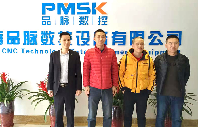 山西白總訂購品脈數控數控開料機一臺